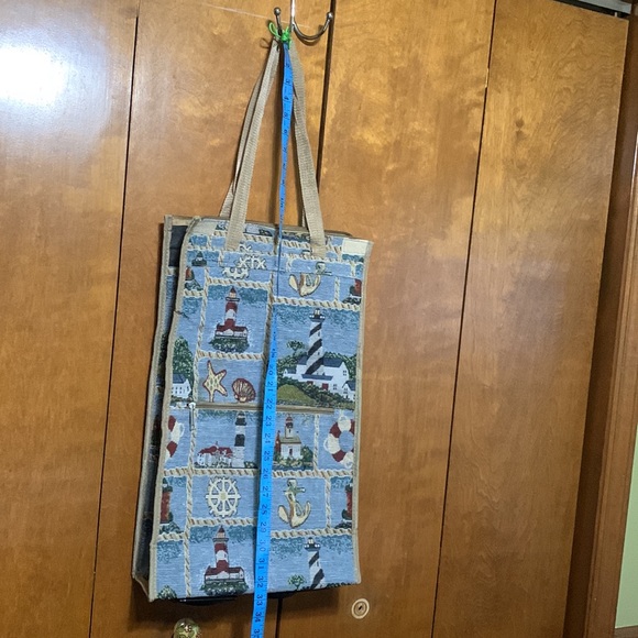COASTAL THEMED TRAVEL BAG WITH WHEELS - Picture 5 of 11